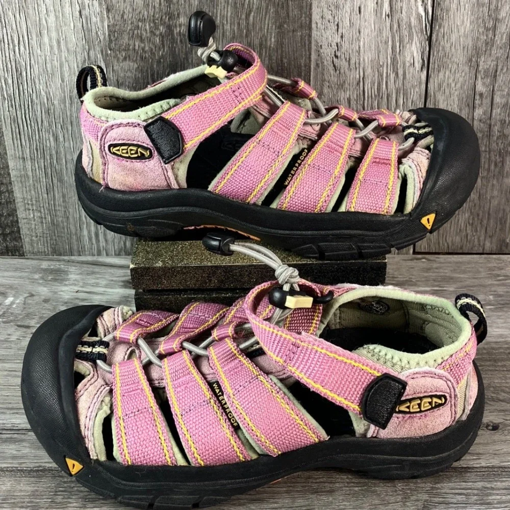 Keen Newport H2 Kids Pink Waterproof Sport Sandals Size 1 US 33 EU 9212-CRCS
